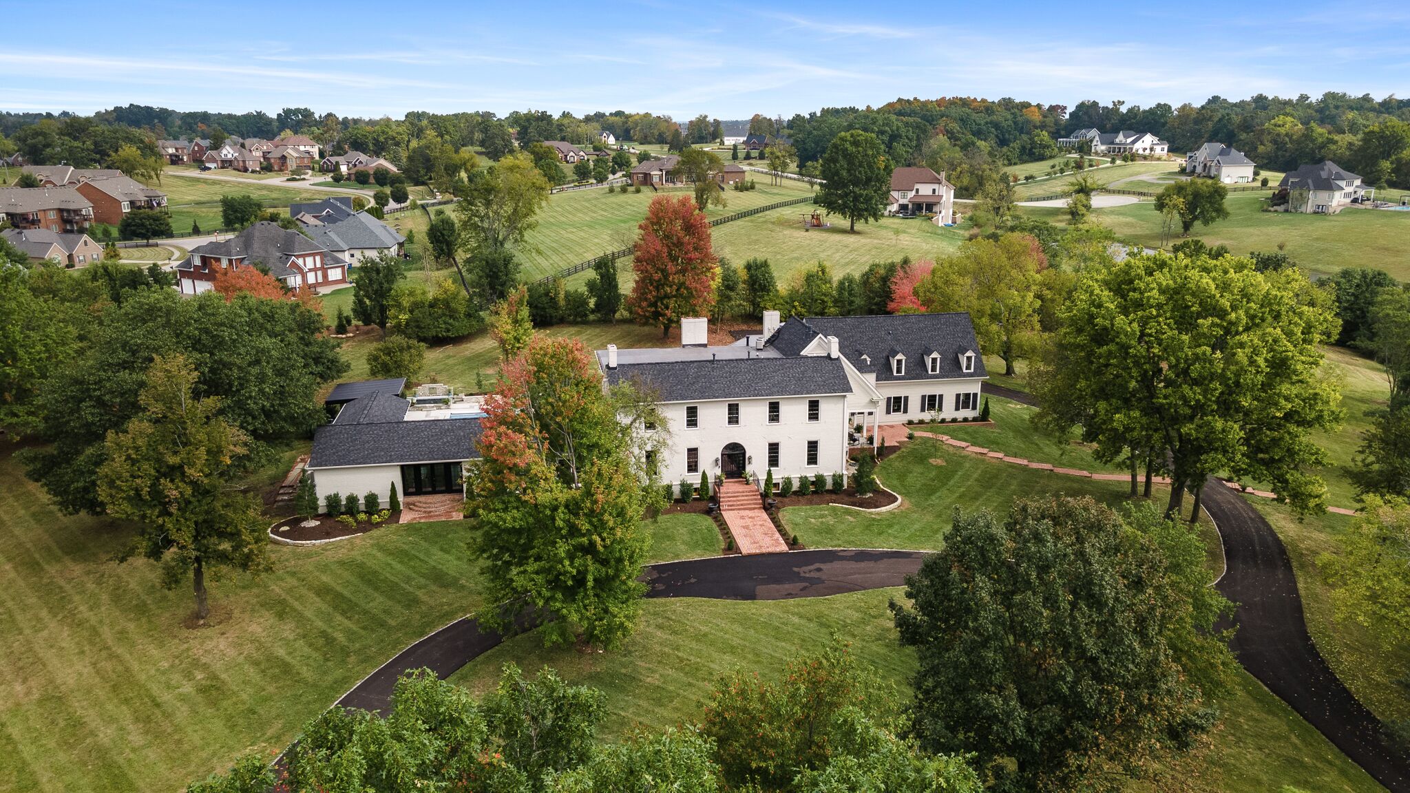  3 MINUTES TO VALHALLA- 7 Bedroom Luxury Estate