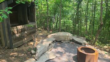 Luxury Tree House | 1 bedroom, free minibar, individually decorated, individually furnished