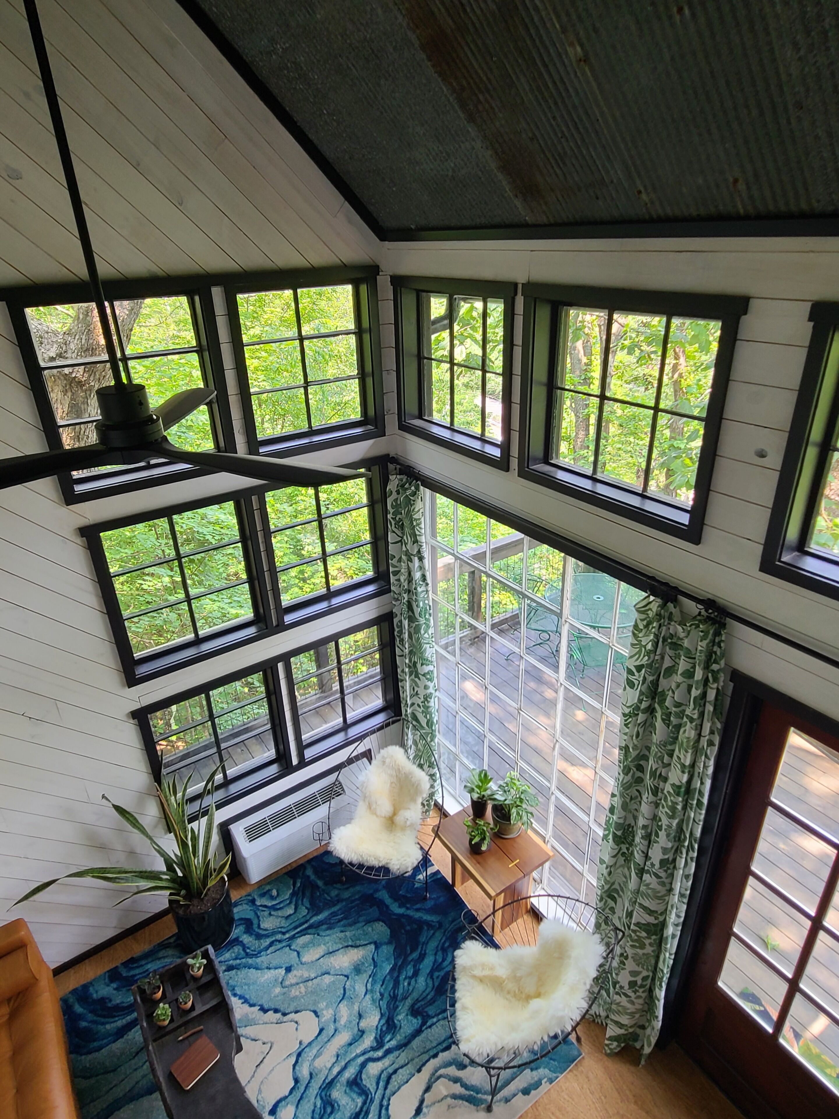 1 bedroom, free minibar, individually decorated, individually furnished