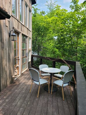 Luxury Tree House | 1 bedroom, free minibar, individually decorated, individually furnished - The Treetop Hideaways at Ruby Falls (Chattanooga)