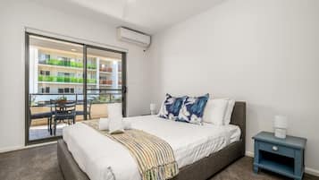 2 makuuhuonetta, työpöytä, silitysrauta/-lauta, ilmainen Wi-Fi