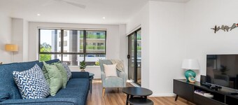 Central 2BR | Stylish Apt located in Greenway
