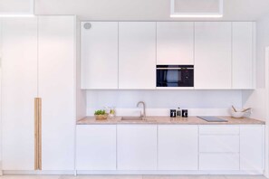 Fridge, microwave, stovetop, dishwasher - Apartment with a pool, attractions for children (Sarbinowo)