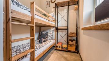 2 makuuhuonetta, vauvan matkasänky, internet, vuodevaatteet