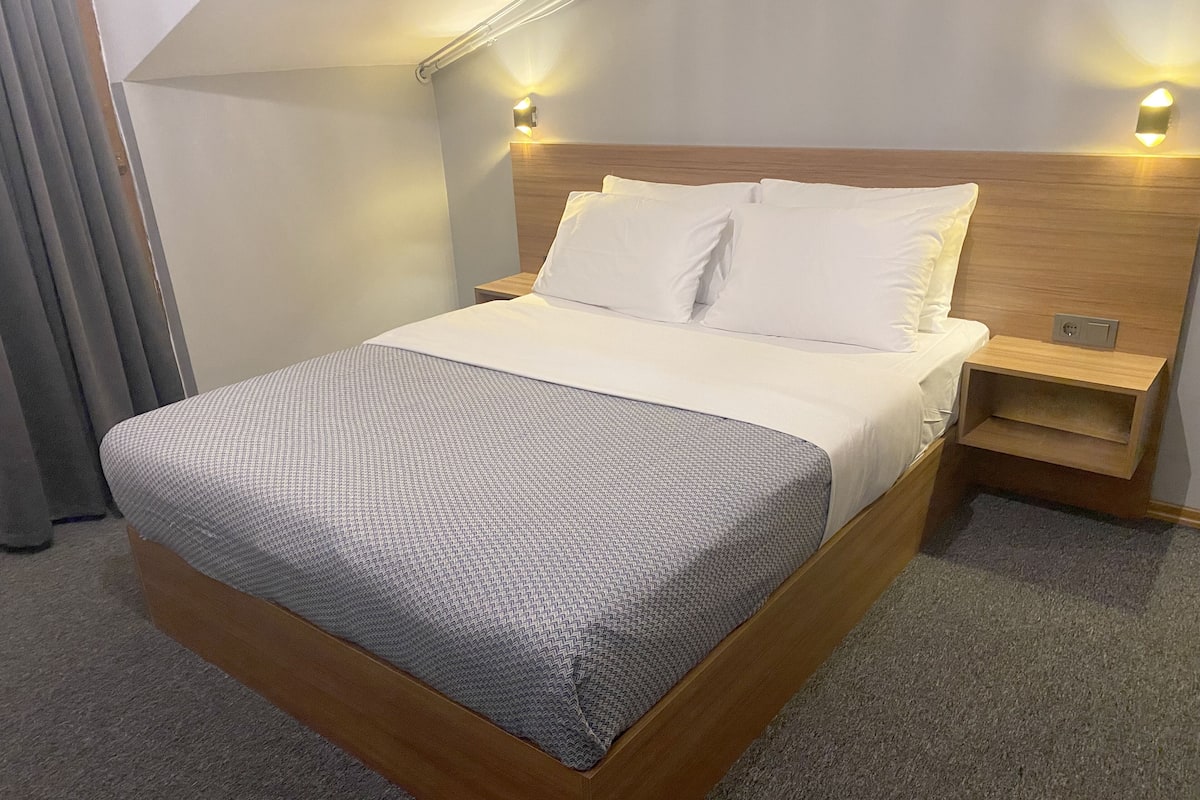 1 bedroom, iron/ironing board, free WiFi