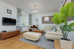 Living room - Apartment Nowy Świat Warsaw by Renters (Warsaw)