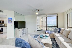 Smart TV, books, computer monitors - SS1 4354 Ocean View Condo - Just Steps To Beach In Ocean Village! (Fort Pierce)