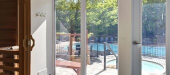 Tremblant-les-Eaux 213-1B 2bd  hot tub open walk to ski slopes & golf