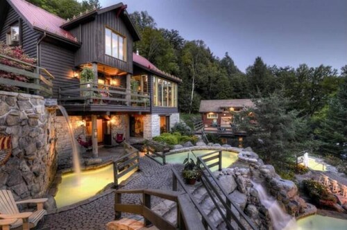 Tremblant-les-Eaux 213-1B 2bd  hot tub open walk to ski slopes & golf
