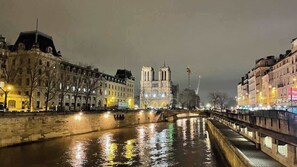 Unclassified image, 3 of 3, button