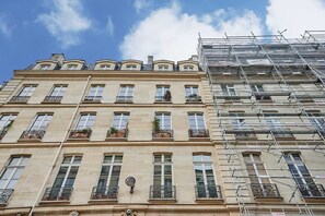Exterior - Charming family apartment - Center of Paris (Paris)