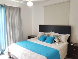 独特公寓 | 1 多间卧室、办公桌、遮光窗帘、熨斗/熨衣板