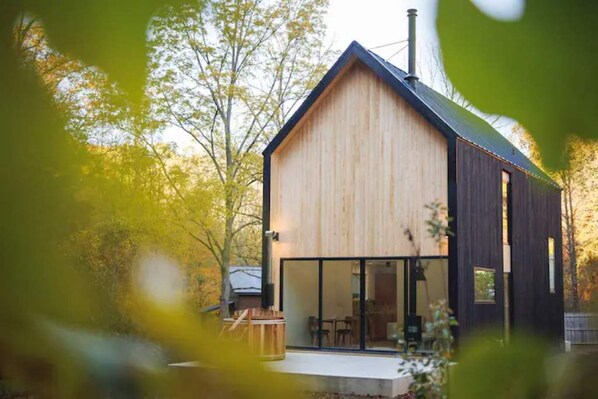 Exterior - The Hutch - Modern Scandinavian w/ Wood-Fired Tub 20 Minutes From Asheville (Fletcher)