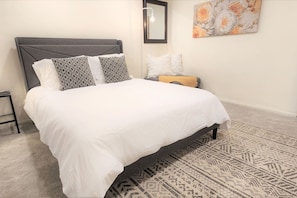 4 Schlafzimmer, Schreibtisch, BĂŒgeleisen/BĂŒgelbrett, kostenloses WLAN