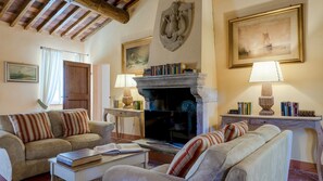 Smart TV, table tennis