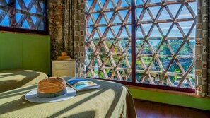 6 bedrooms, iron/ironing board, free WiFi, bed sheets