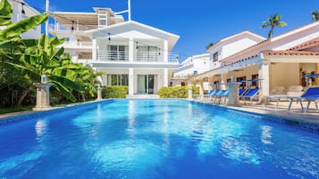 Piscina externa