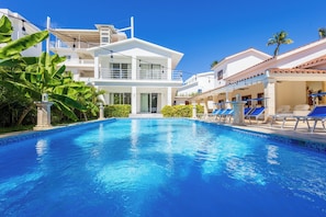Piscine extérieure