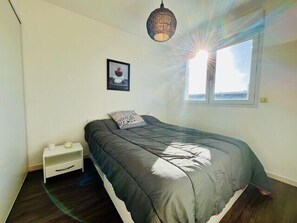 1 Schlafzimmer, Bügeleisen/Bügelbrett