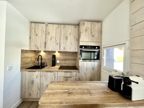 Køleskab, mikrobølgeovn, ovn, opvaskemaskine