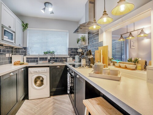 3 bedroom accommodation in Mumbles