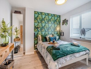 3 bedrooms, free WiFi, bed sheets - 3 bedroom accommodation in Mumbles (Mumbles)