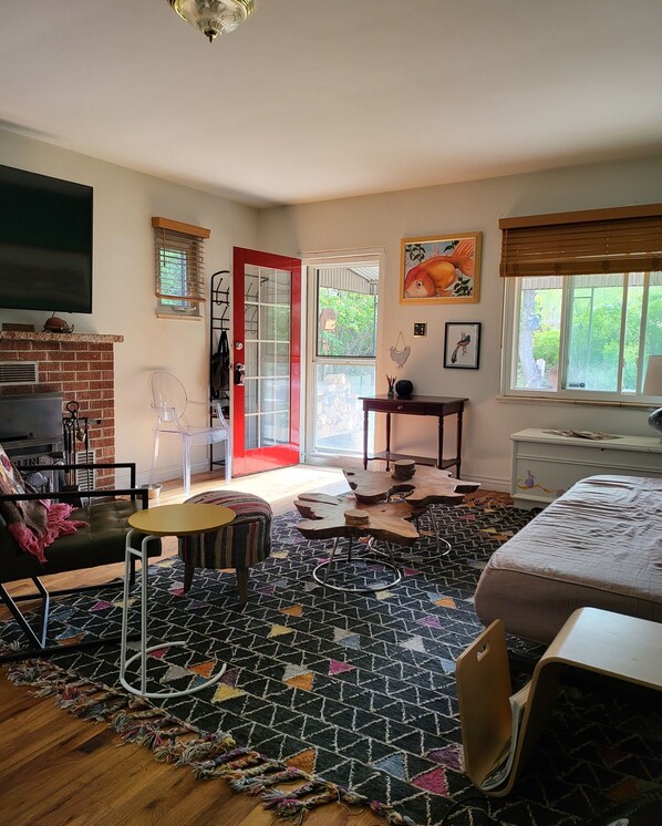 Smart-tv och eldstad