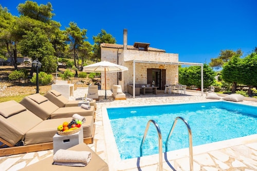Villa Boscheto Tria - Drei Schlafzimmer Villa, Schläft 6
