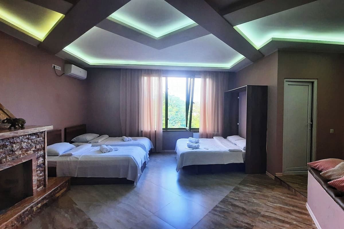 Kamar Quadruple Deluks | Kedap suara dan Wi-Fi gratis