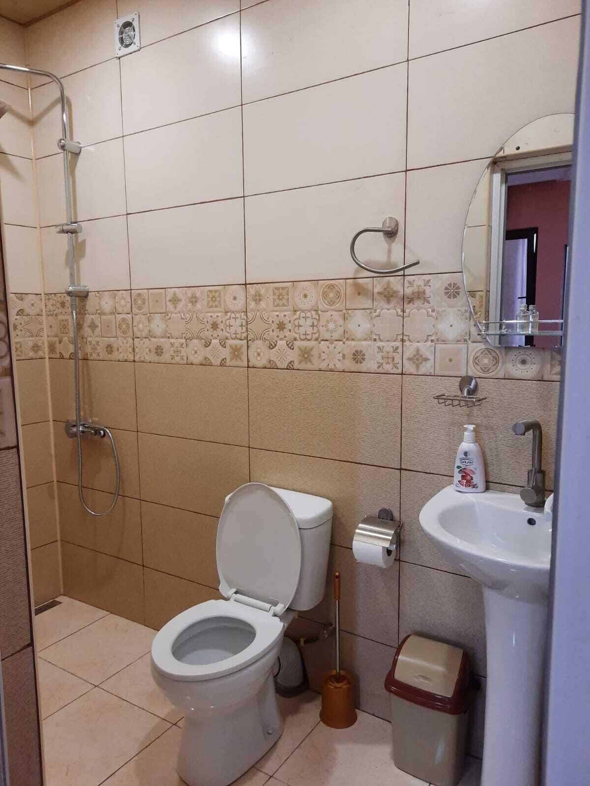 Articles de toilette de luxe, sèche-cheveux, chaussons