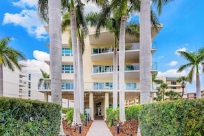 Exterior - Crescent Condos by Beachside Management (Siesta Key)