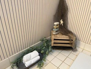 Jetted tub, hair dryer, towels, soap