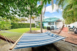 House, Multiple Beds (Bungalow 1) | Outdoor dining - Hidden Paradise by Beachside Management (Siesta Key)