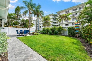 House, Multiple Beds (Bungalow 1) | Outdoor dining - Hidden Paradise by Beachside Management (Siesta Key)