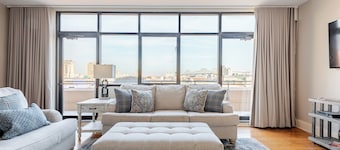 Rooftop Penthouse & Patio w/Spectacular City Views and Secure Onsite Parking