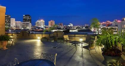 Rooftop Penthouse & Patio w/Spectacular City Views and Secure Onsite Parking