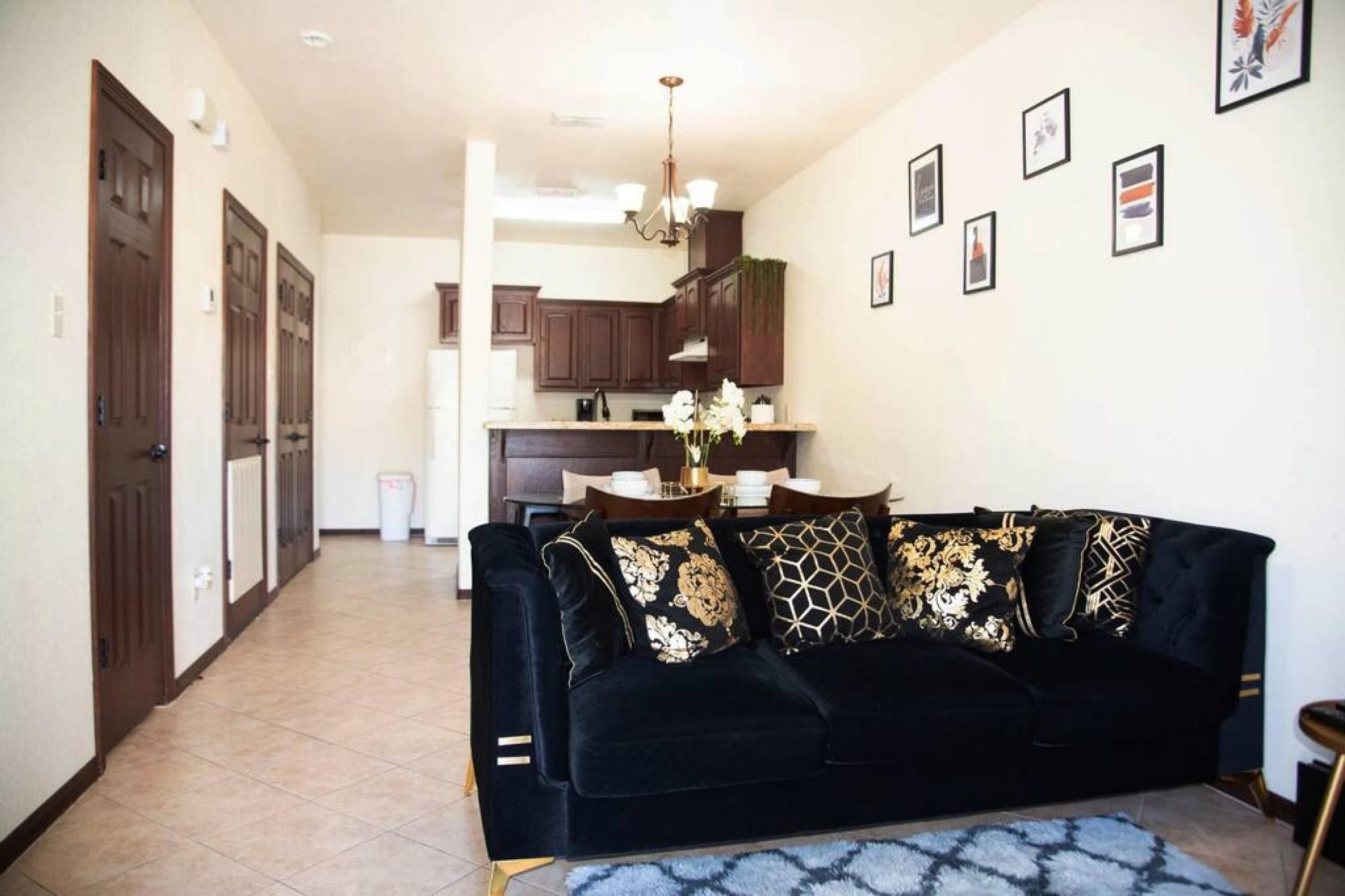 House | 2 bedrooms, iron/ironing board