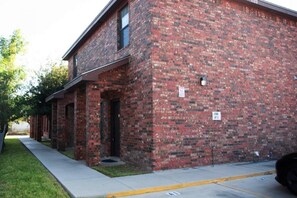 House | 2 bedrooms, iron/ironing board - 2BD 2BT Apartment 1 Min to University Utrgv (Edinburg)