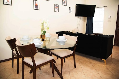 2BD 2BT Apartment 1 Min to University Utrgv