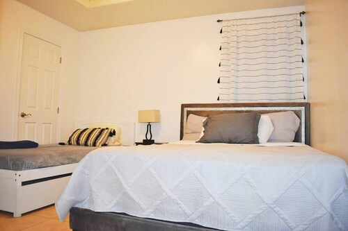 2BD 2BT Apt Near University