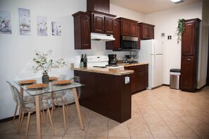 Apartment | 3 bedrooms - 3BD 2BT Town Suite Minutes Away Medical Center (Edinburg)