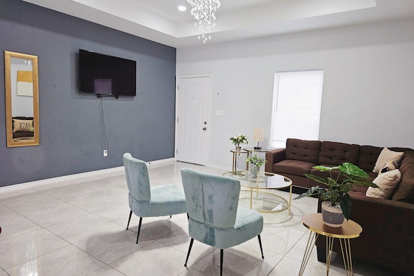 Apartment | 2 bedrooms, desk, Internet