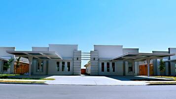 Leilighet | 2 soverom, skrivebord og internett