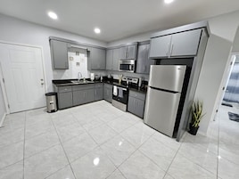 Apartment | 2 bedrooms, desk, Internet