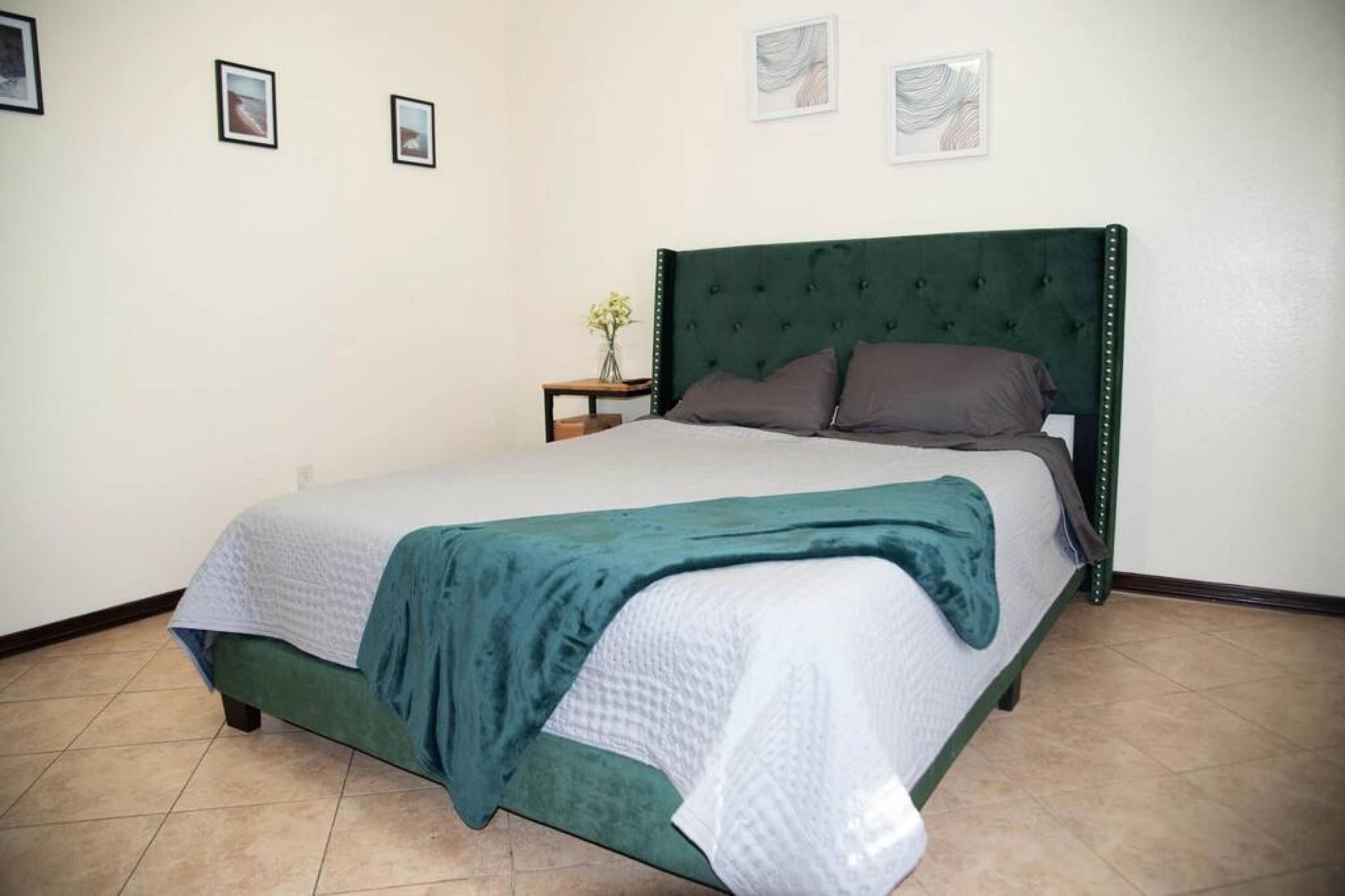 อพาร์ทเมนท์ | 2 ห้องนอน, เตารีด/โต๊ะรีดผ้า