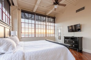 3 bedrooms, iron/ironing board, travel crib, free WiFi