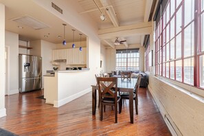Dining - Large Downtown Condo with Magnificent City Views and Secure Onsite Parking (New Orleans)
