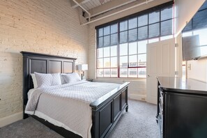 2 slaapkamers, een strijkplank/strijkijzer, reisbedje, gratis wifi