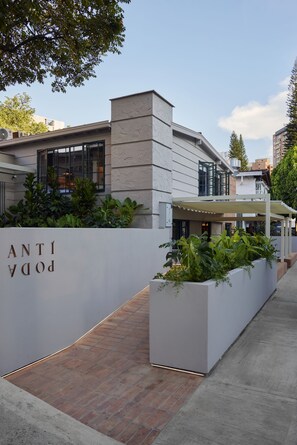 Property entrance - ANTÍPODA HOTEL (Medellín)