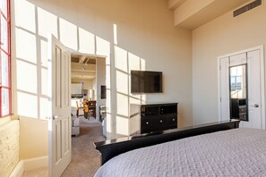1 bedroom, iron/ironing board, travel cot, free WiFi
